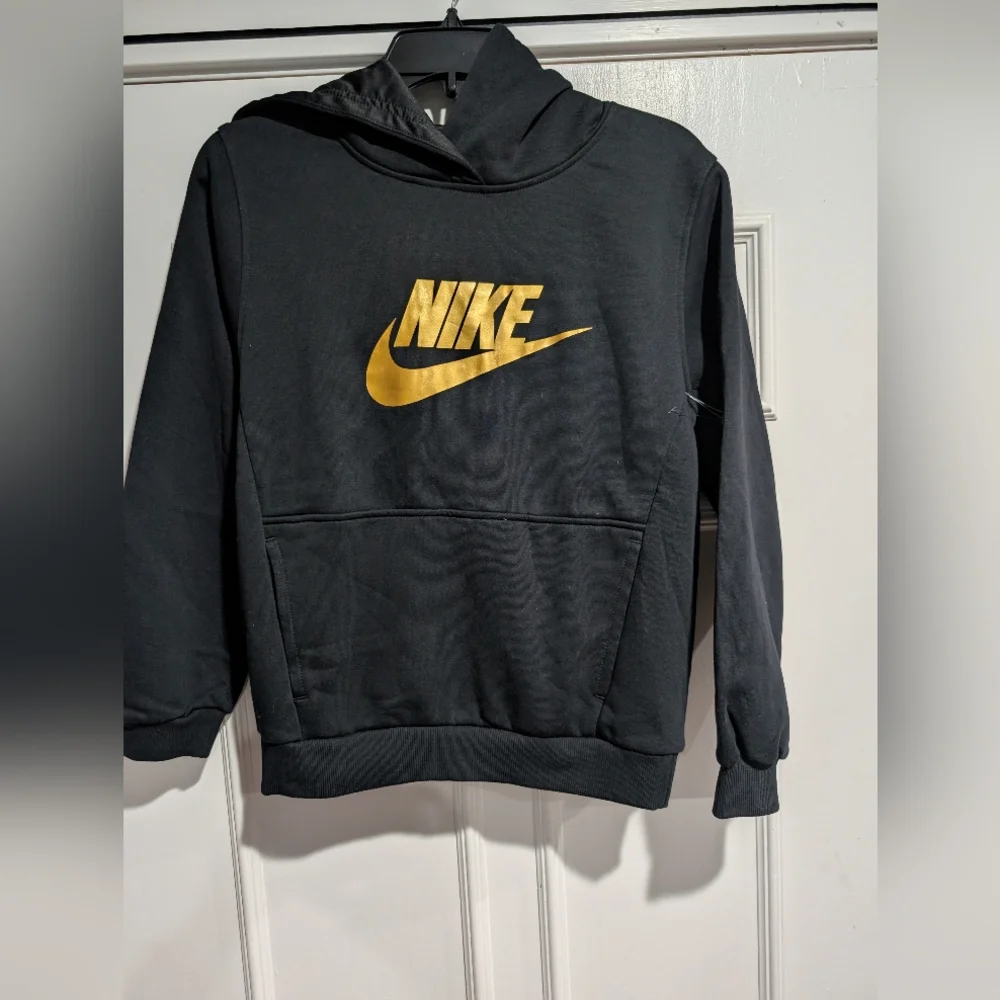 Nike Big Kids' Sportswear Gold Satin Logo Club Fleece Hoodie